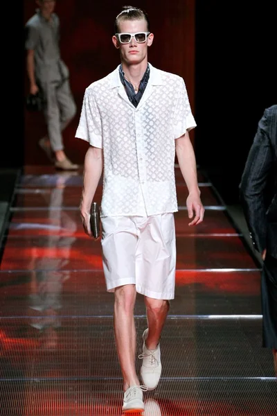 Look 37